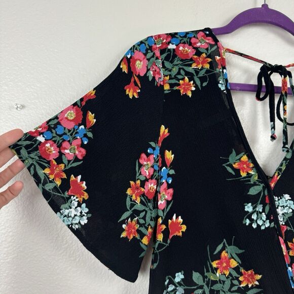 Xhilaration Gauzy Boho Flutter Sleeve Floral Cropped Wrap Top Black Pink Small - Picture 13 of 15